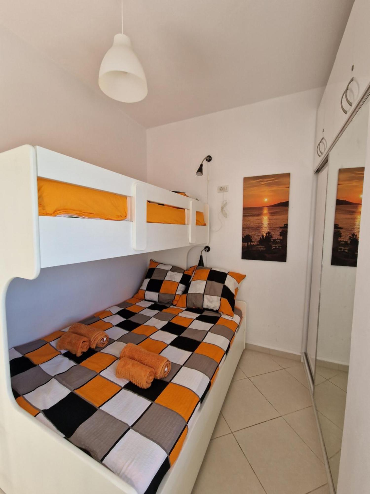 Orange Corner Apartment Sarande Exterior photo